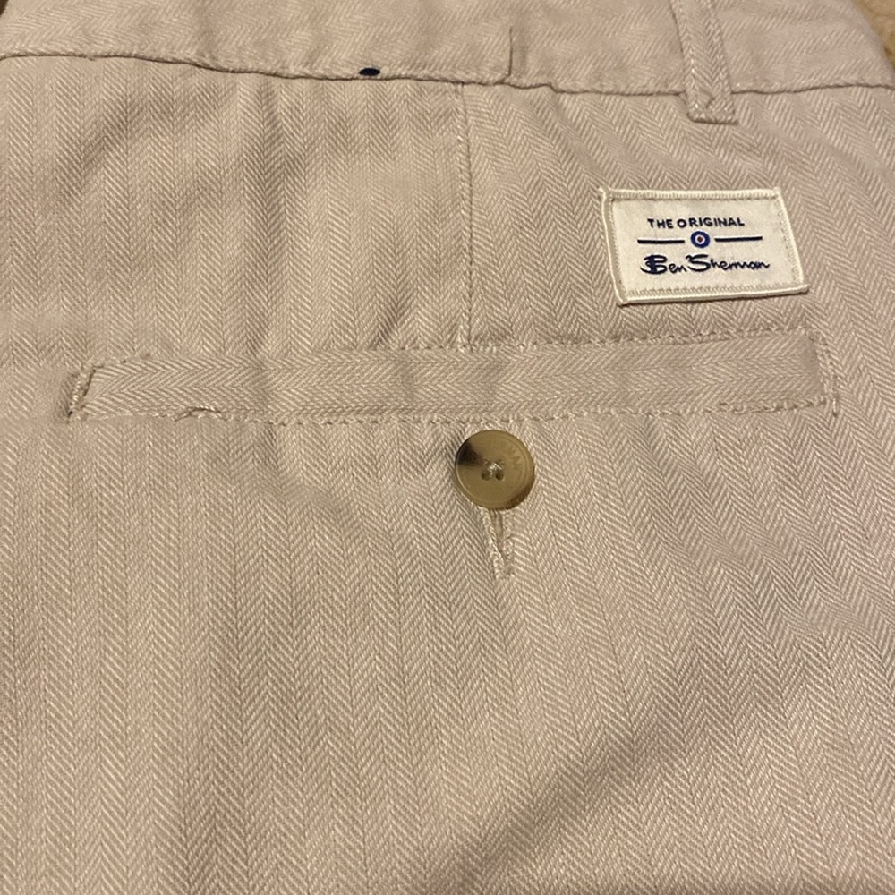 Men's khaki shorts